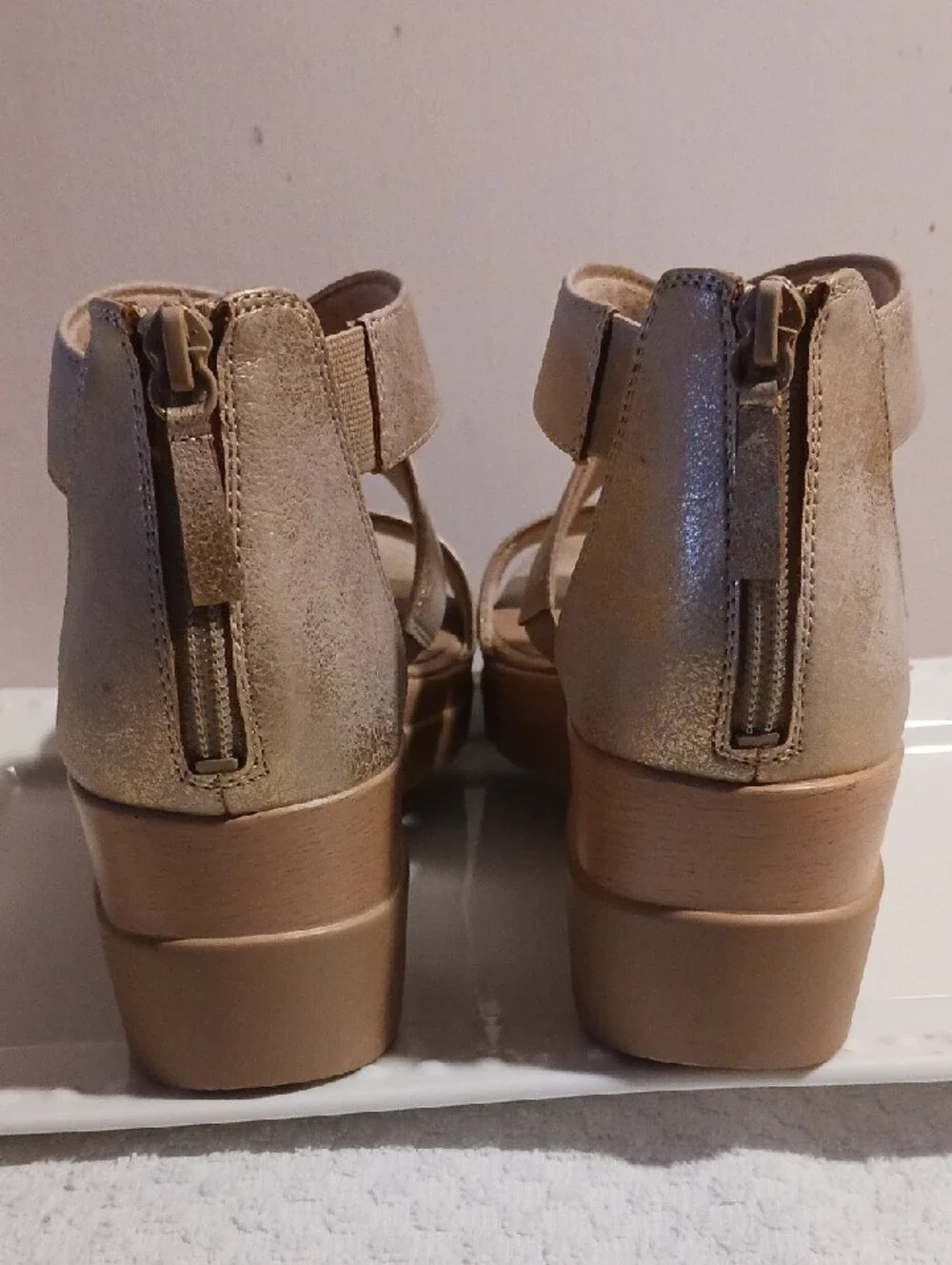 Gorgeous! Naturalizer Soul Metallic Gold Crisscross Wedge Sandals